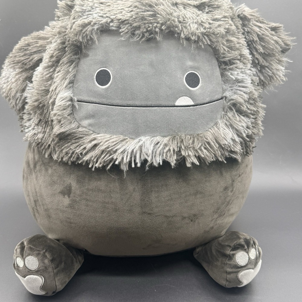 quishmallows Wallis Bigfoot 16" Gray Black Plush Jazwares NWT Rare